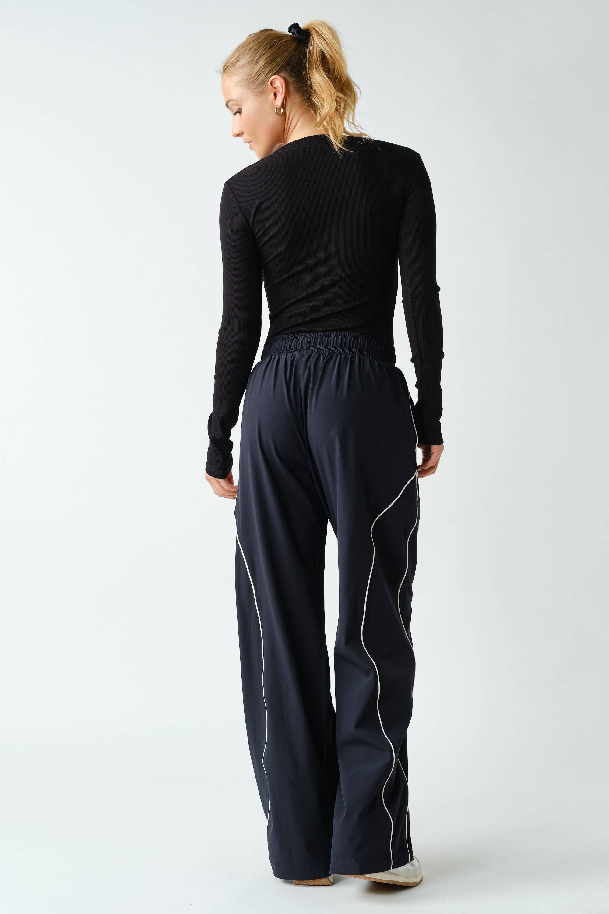Mindy Essential Long-Sleeved Micro-Ribbed Top