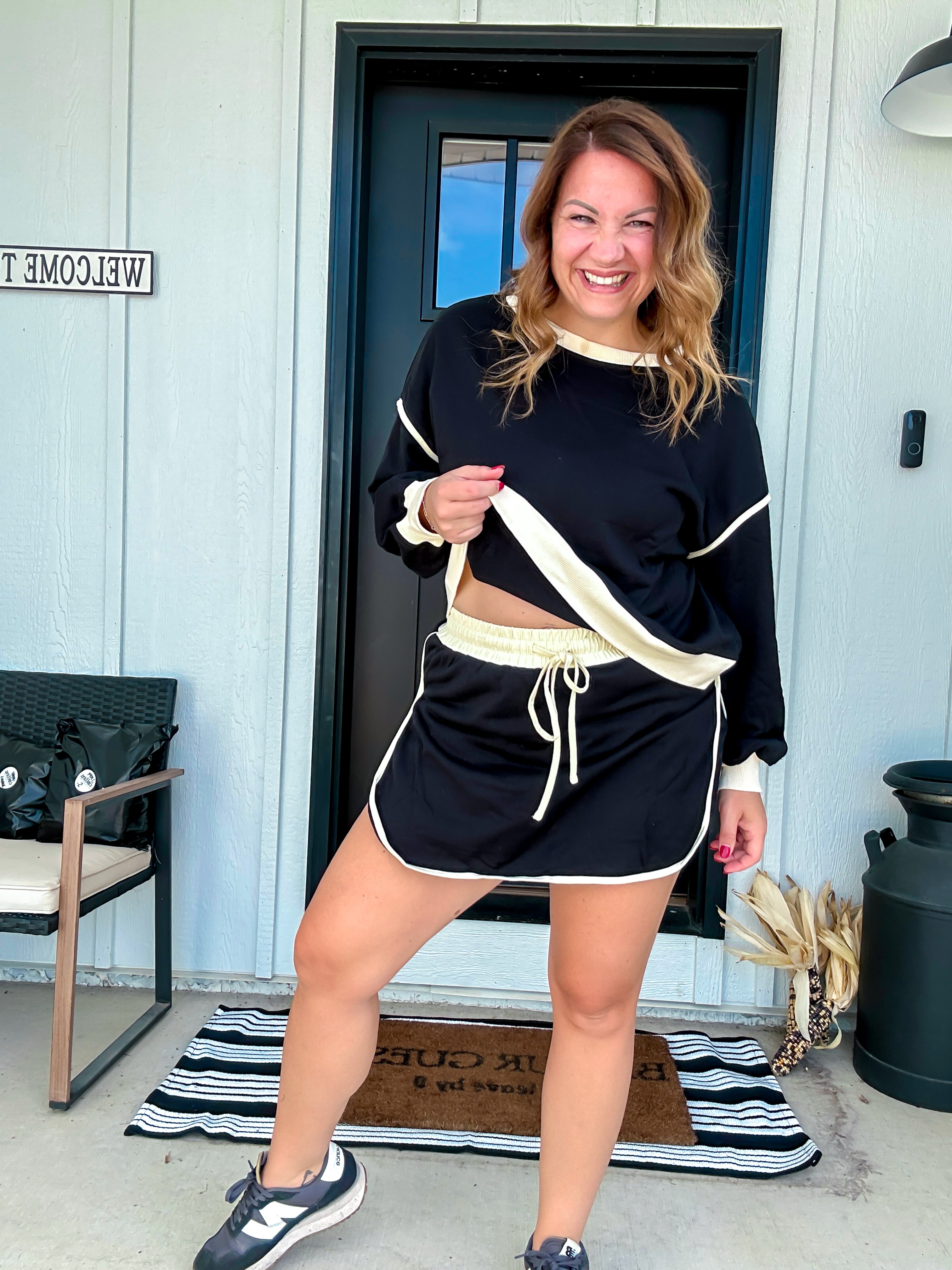 Contrast Loose Pullover Top and Lace-up Waist Skirt Set