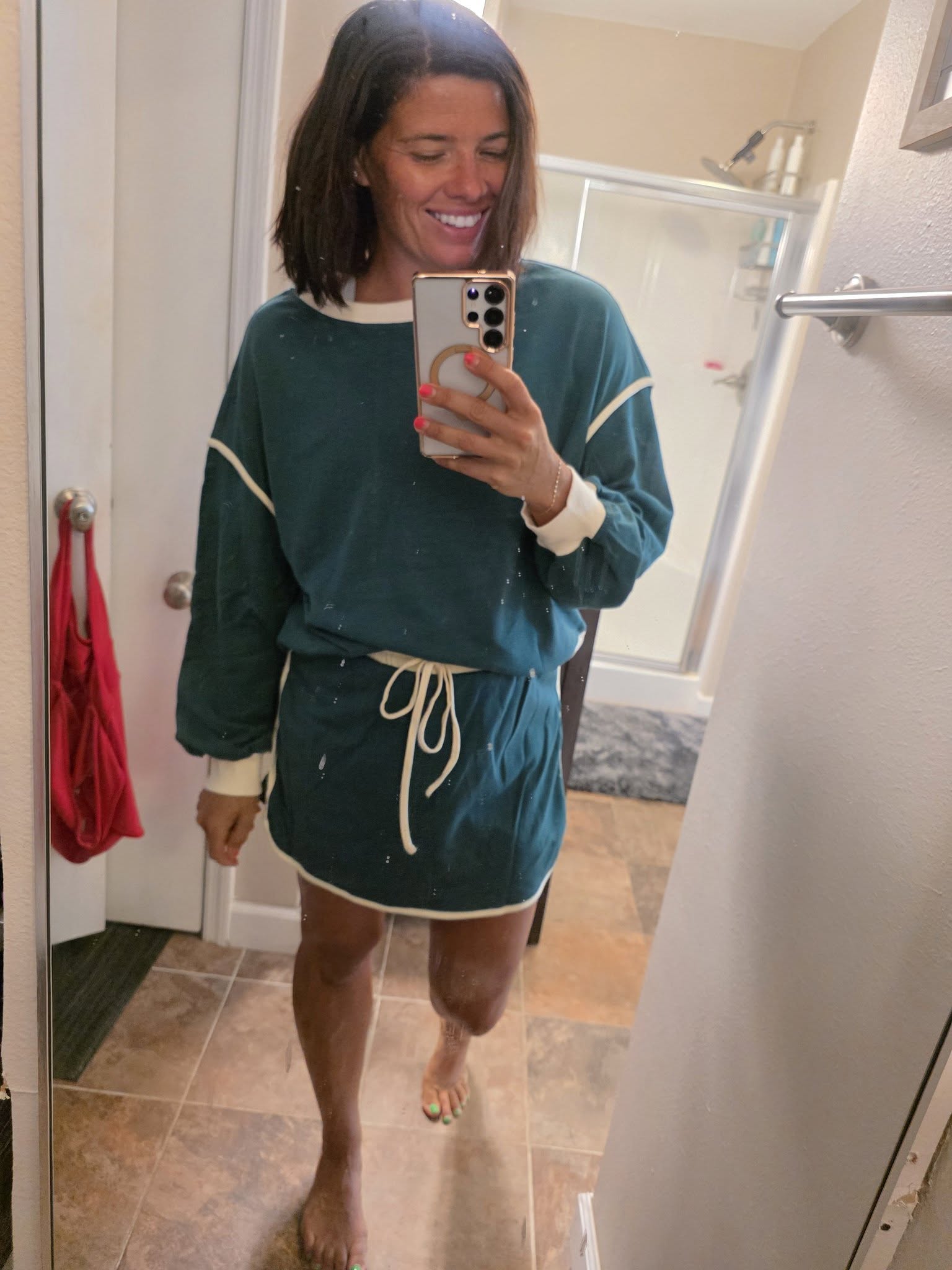 Contrast Loose Pullover Top and Lace-up Waist Skirt Set