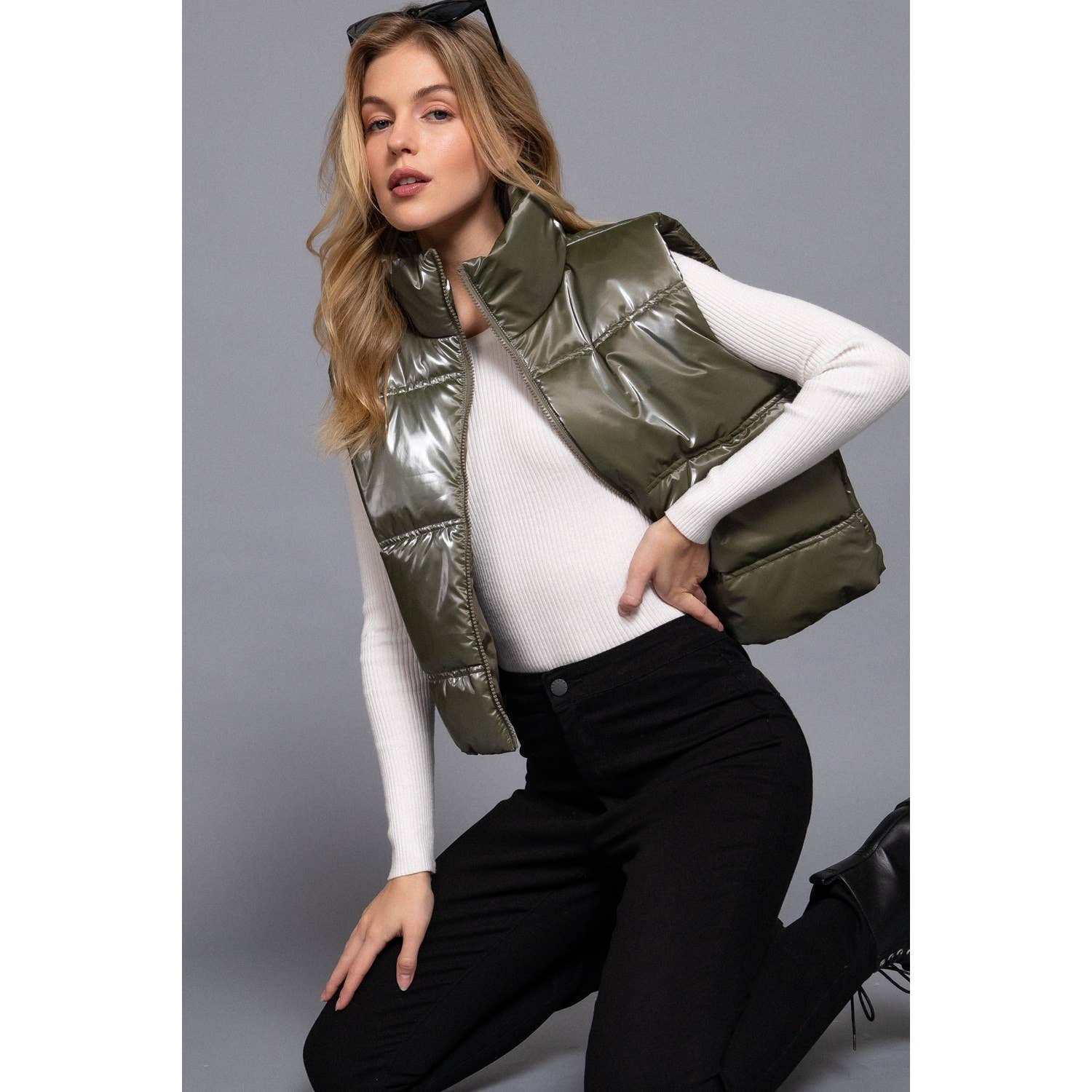 HIGH NECK ZIP UP VEST