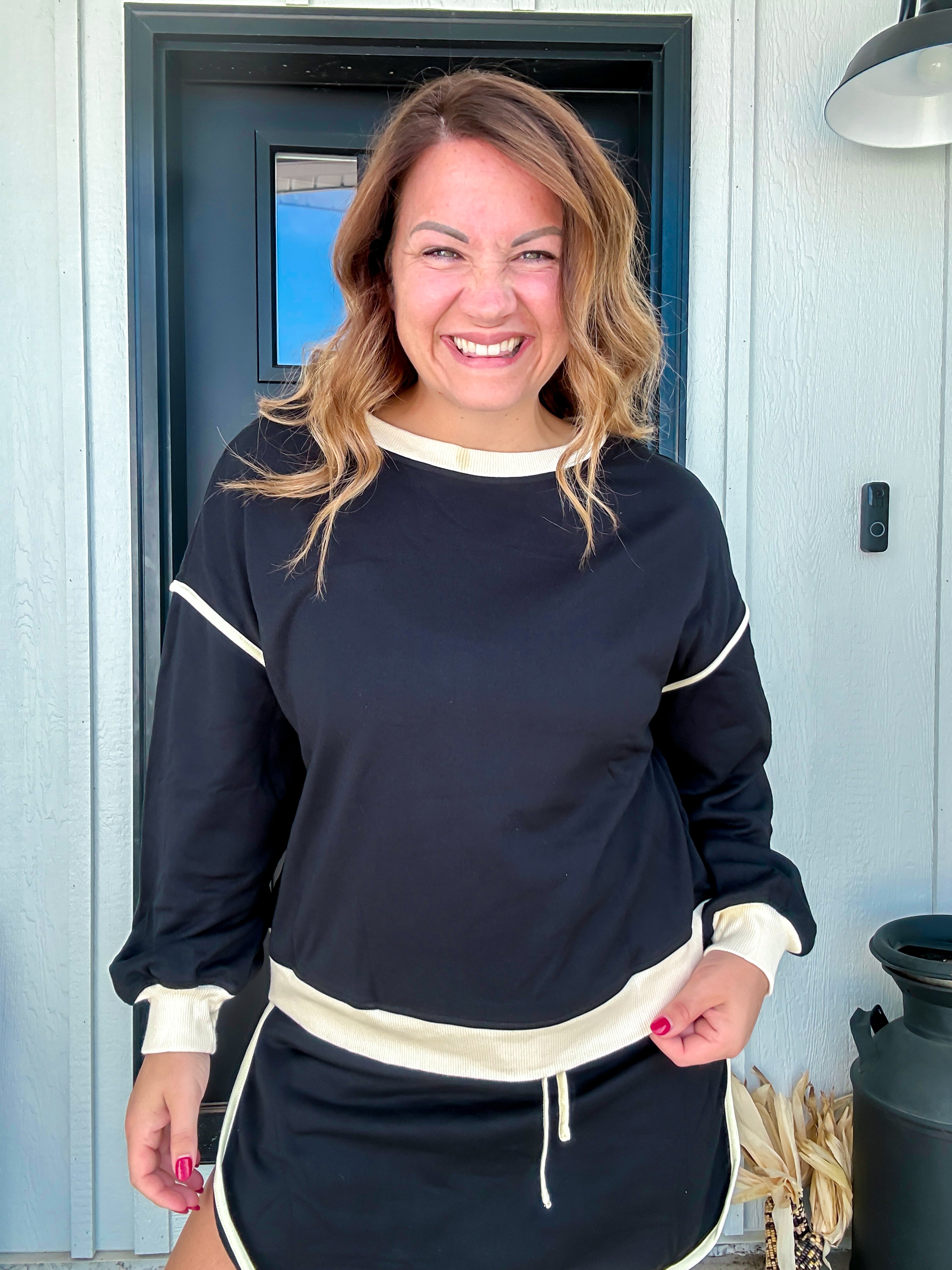 Contrast Loose Pullover Top and Lace-up Waist Skirt Set