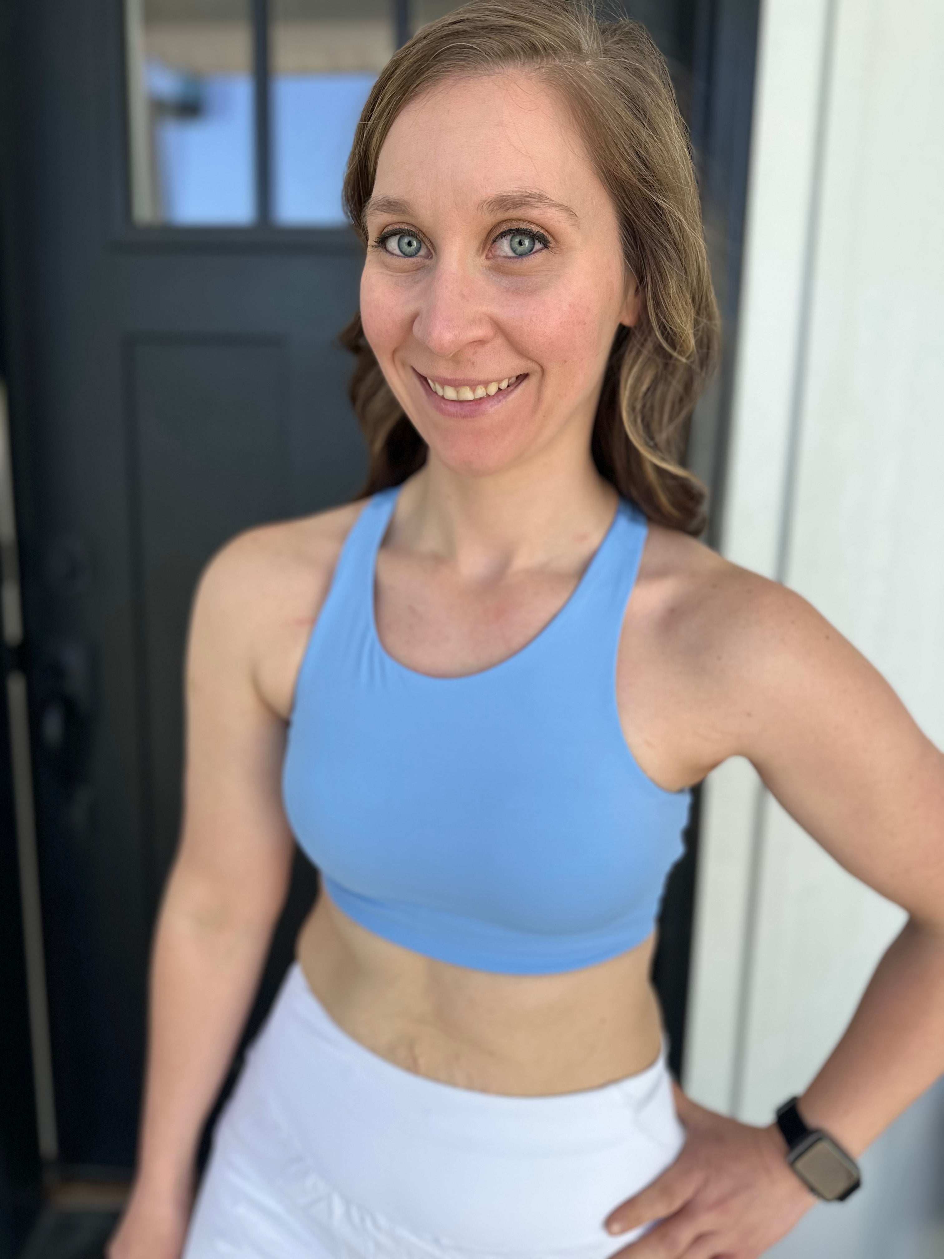 SOLID COLOR FULL-WRAP SPORTS BRA