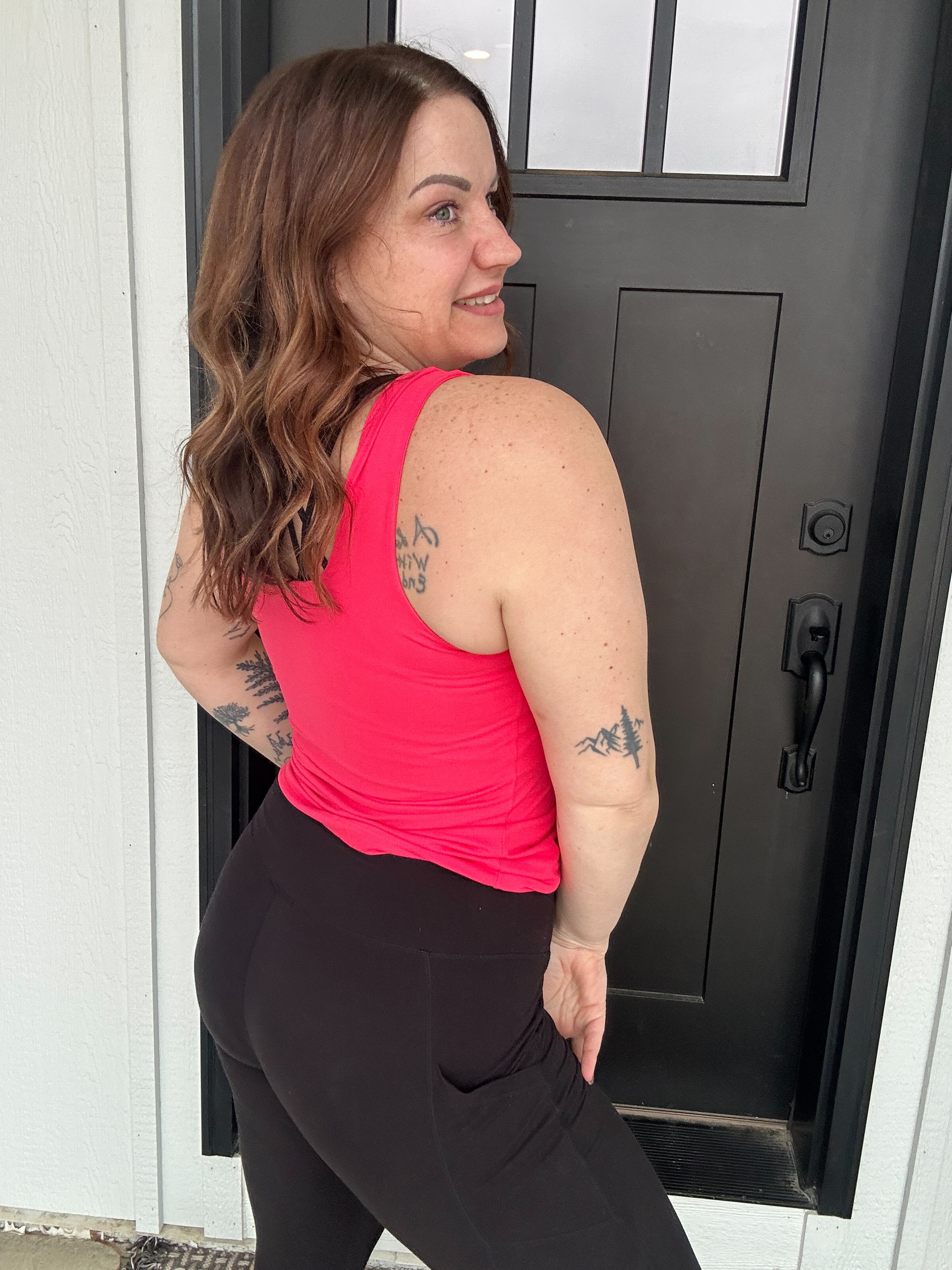 BUTTER FABRIC SQUARE NECKLINE SLEEVELESS TANK TOP