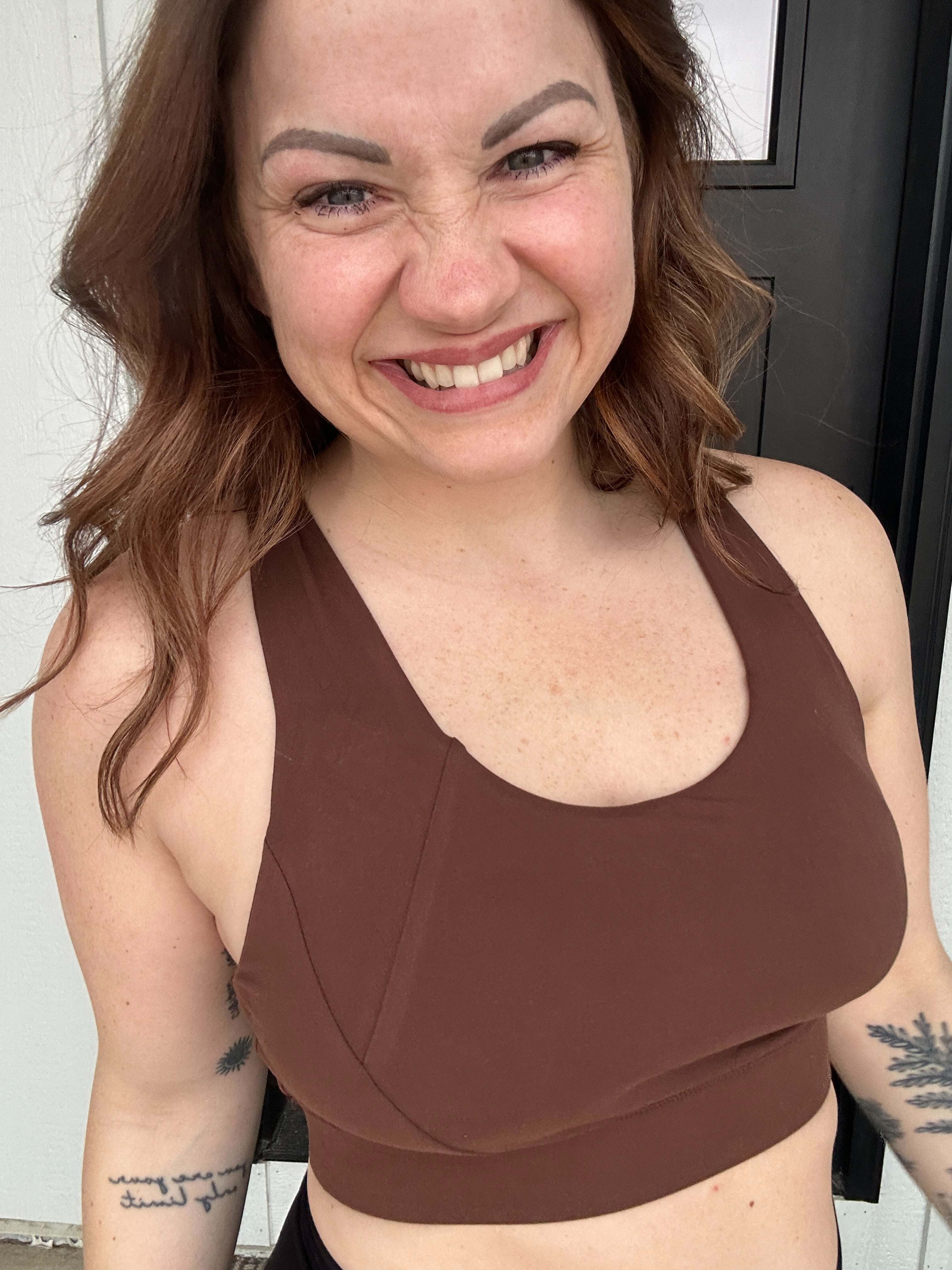 ACTIVE CRISS CROSS SPORTS BRA