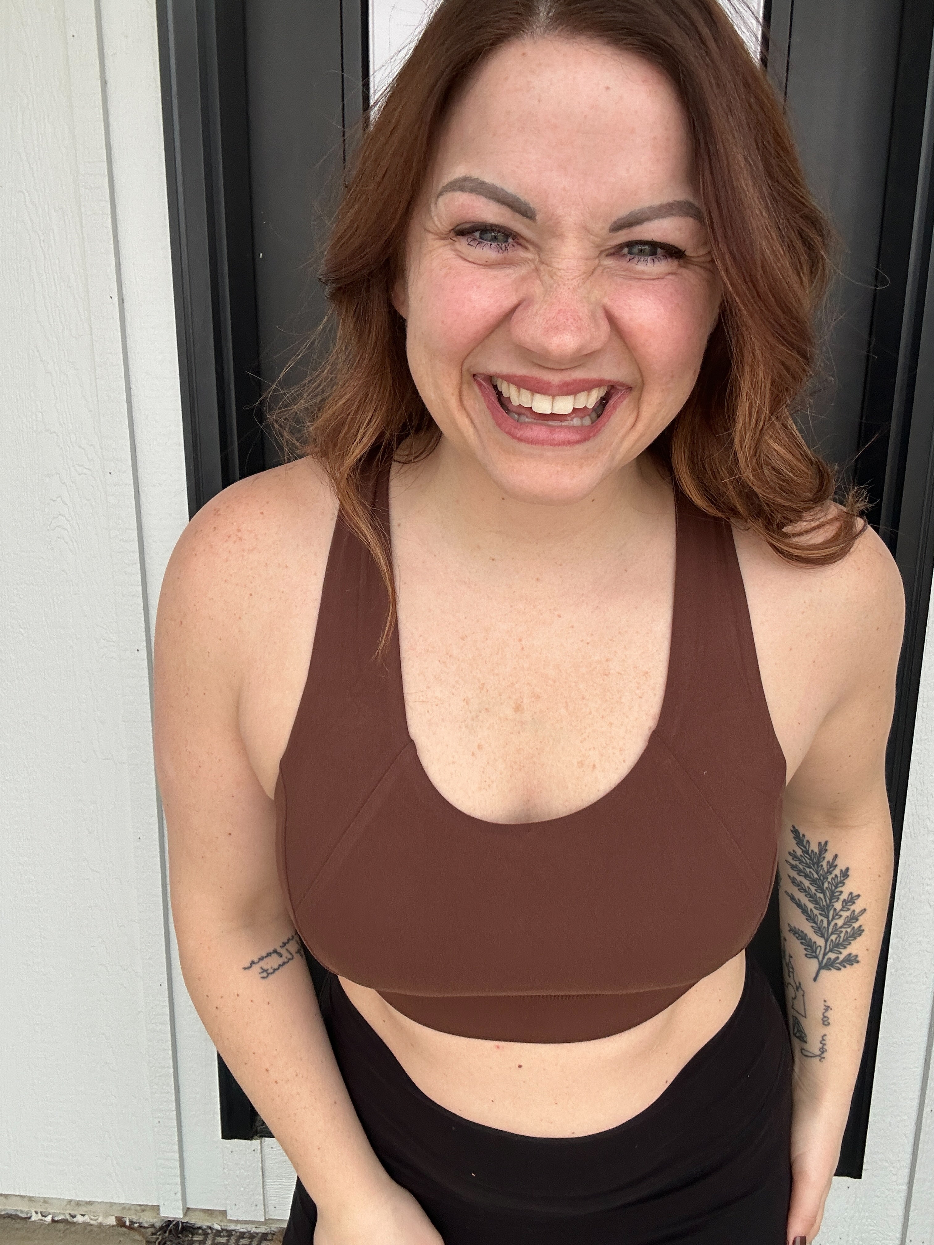 ACTIVE CRISS CROSS SPORTS BRA