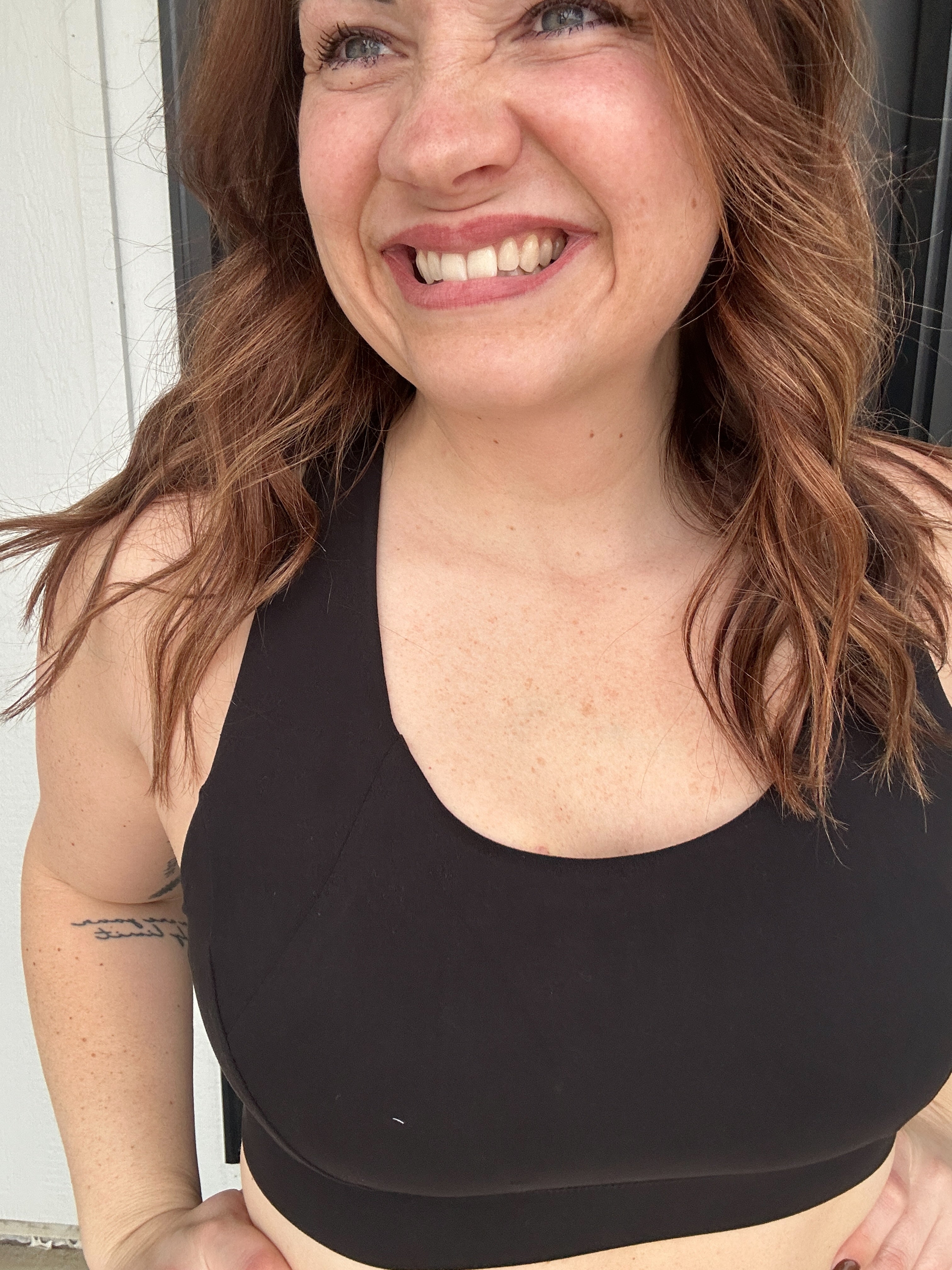 ACTIVE CRISS CROSS SPORTS BRA