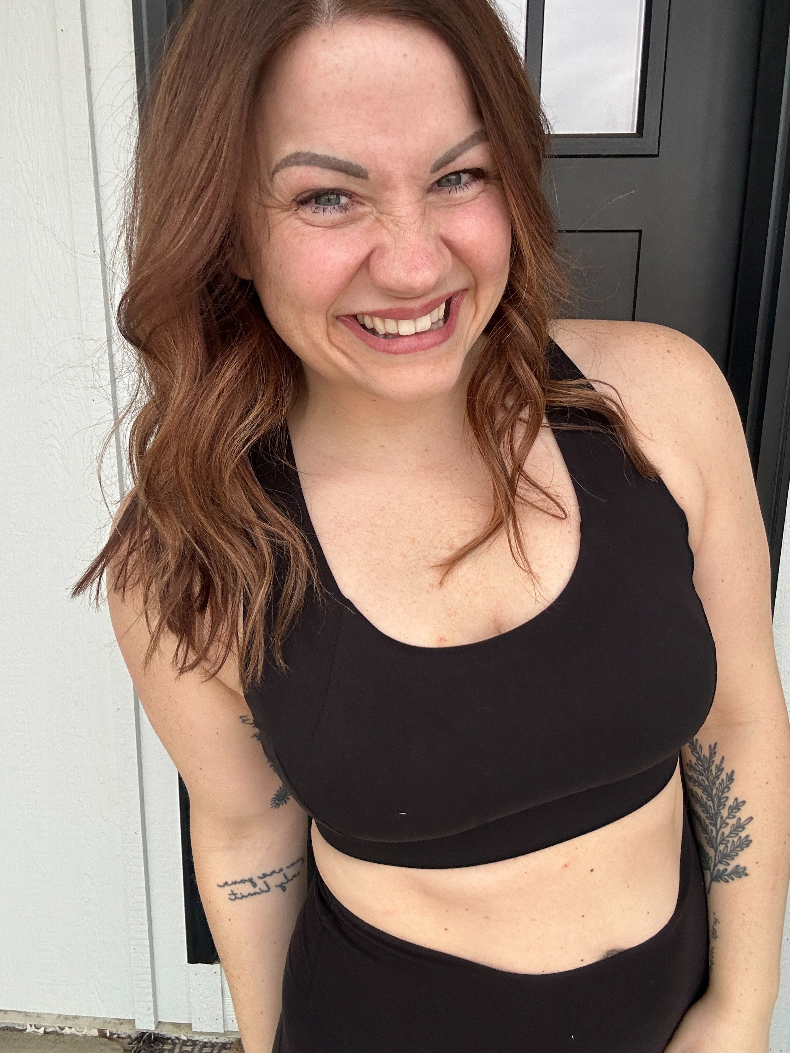 ACTIVE CRISS CROSS SPORTS BRA