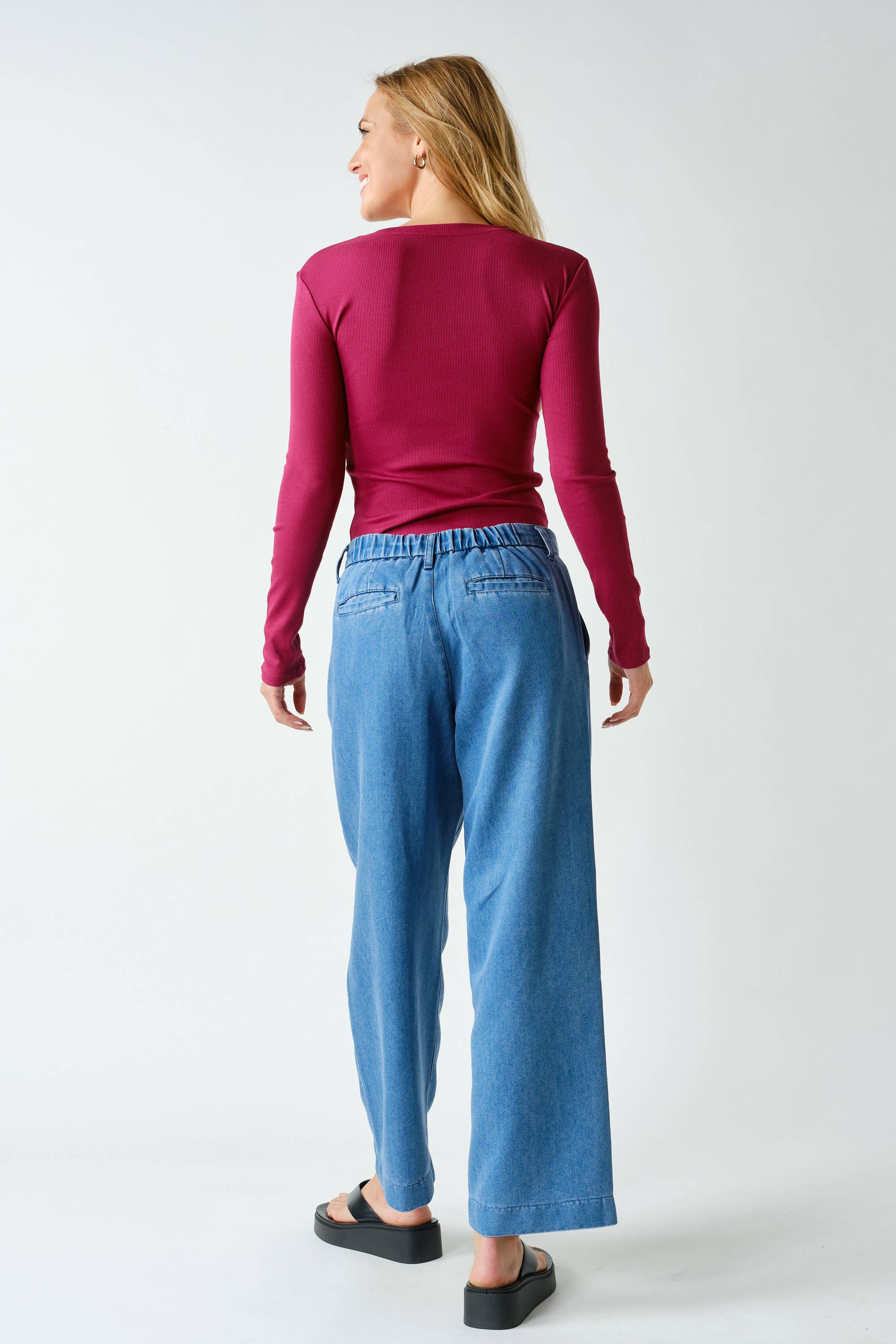 Mindy Essential Long-Sleeved Micro-Ribbed Top